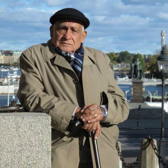 Profile Picture of Omar Abdelraouf (@omimom) on Poshmark