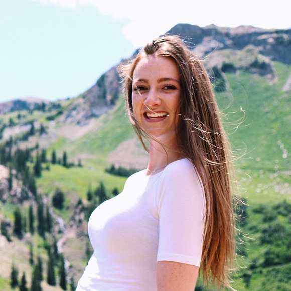 Profile Picture of Lauren Mecum (@lauren_mecum) on Poshmark