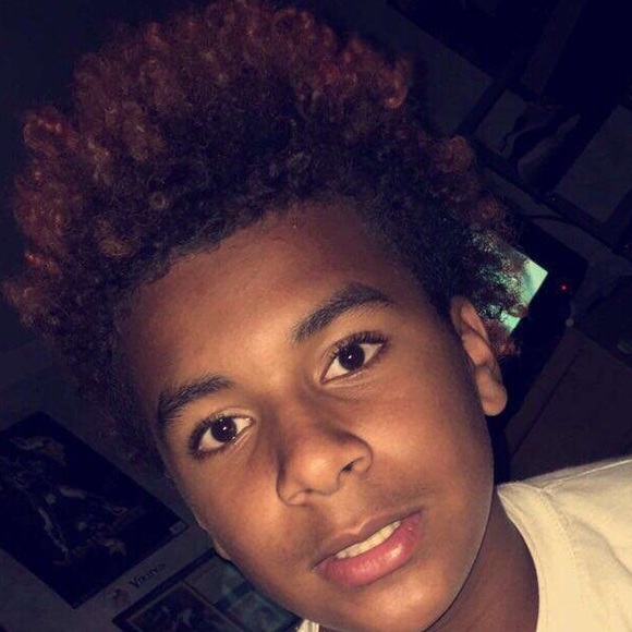 Profile Picture of Kayron Moore (@flymoore18) on Poshmark