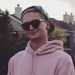 Profile Picture of luke rosser (@lukeeatsglue) on Instagram