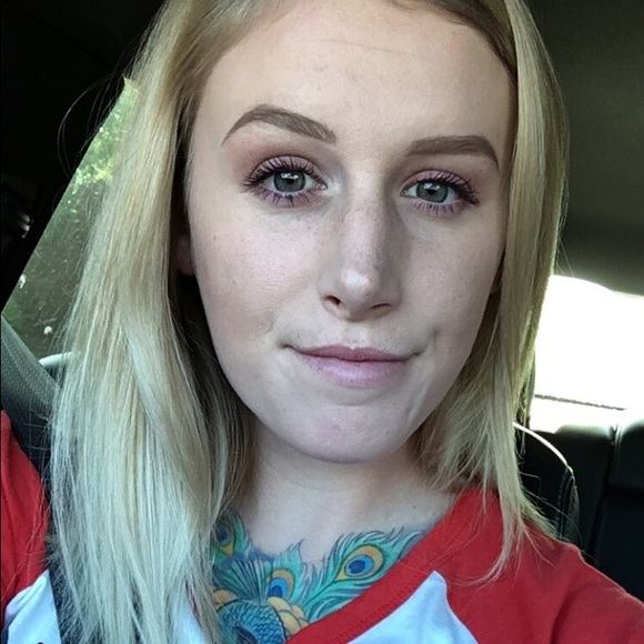 Profile Picture of Niki Franceschi (@nikifranceschi) on Poshmark
