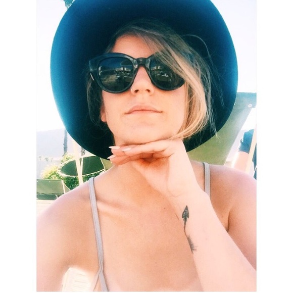 Profile Picture of Nataliya Solovyeva (@nattyice____) on Poshmark