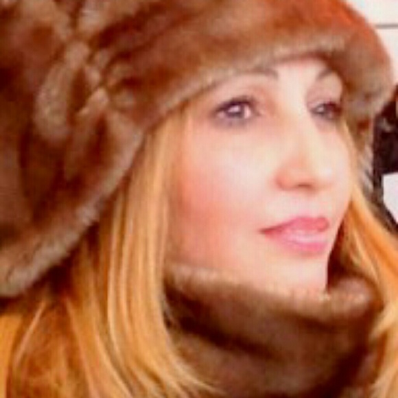 Profile Picture of Lubna Bawab (@lubnabawab) on Poshmark
