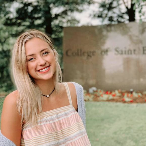 Profile Picture of Gracie Gohman (@ggbluemoon) on Poshmark