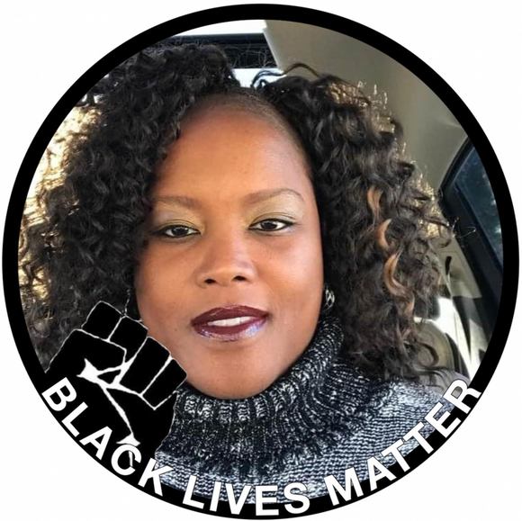 Profile Picture of Kizzy Sandifer (@ksandifer313) on Poshmark