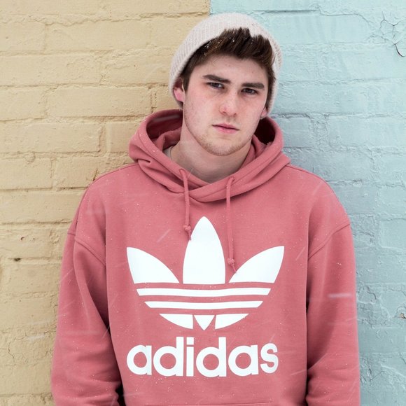 Profile Picture of Bryan Caragay (@bryan_caragay) on Poshmark