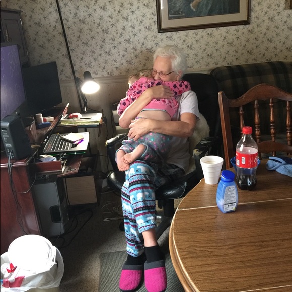 Profile Picture of Hailey Eddy (@hayhay04040) on Poshmark