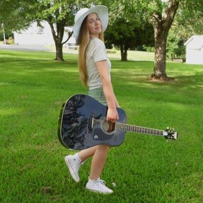 Profile Picture of Cassi Anderson (@cassianderson98) on Twitter