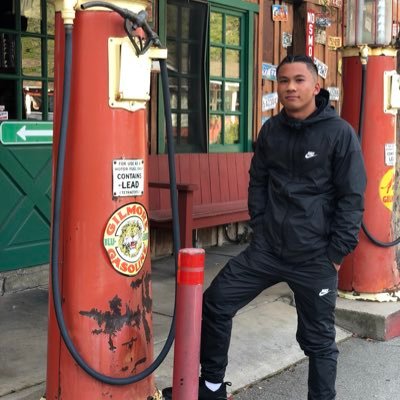 Profile Picture of Jon Santos (@JonnyBoySantos) on Twitter