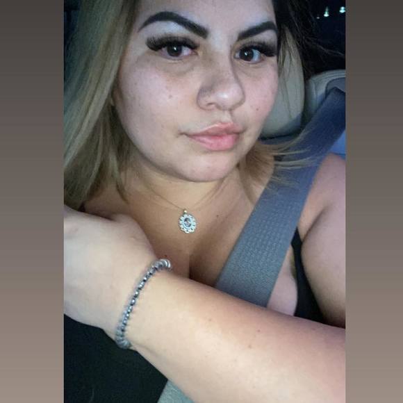 Profile Picture of Briana Garay (@brigaray) on Poshmark