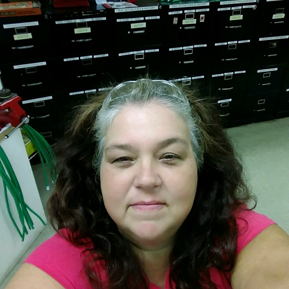 Profile Picture of Pamela Walker (@mawmawwalker) on Poshmark