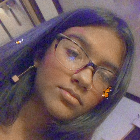 Profile Picture of Shania Ramsaran (@shaniaramsaran) on Poshmark