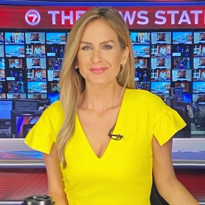 Profile Picture of Lorena Estrada (@EstradaLorena) on Twitter