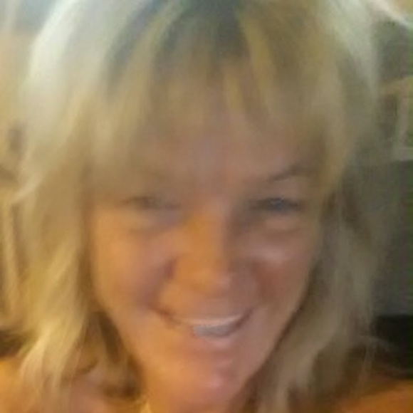 Profile Picture of Cathy Giannini (@cathyg141iknow4) on Poshmark