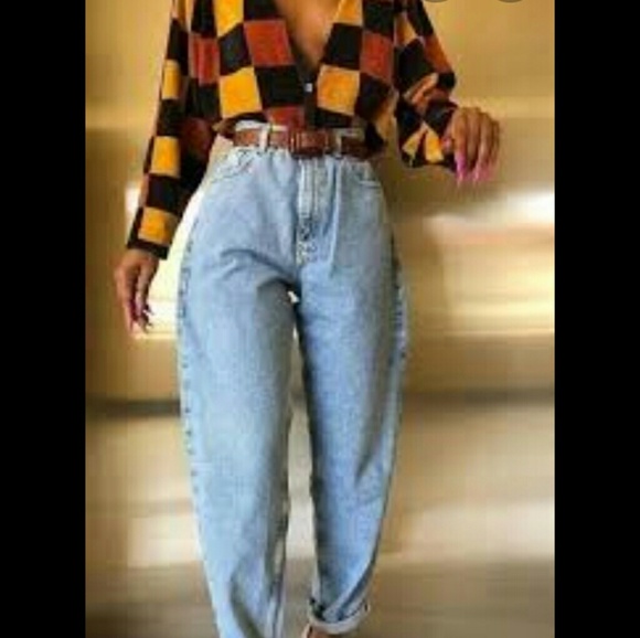 Profile Picture of Kelly Davis (@imavintagesoul) on Poshmark