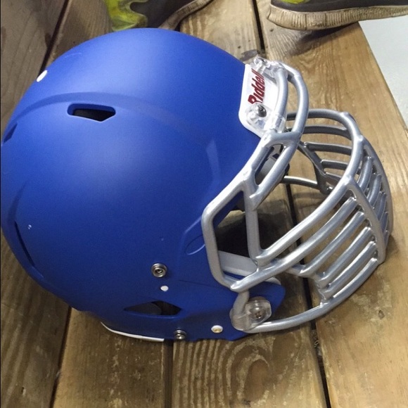 Profile Picture of Hunter Couch (@hunter62) on Poshmark