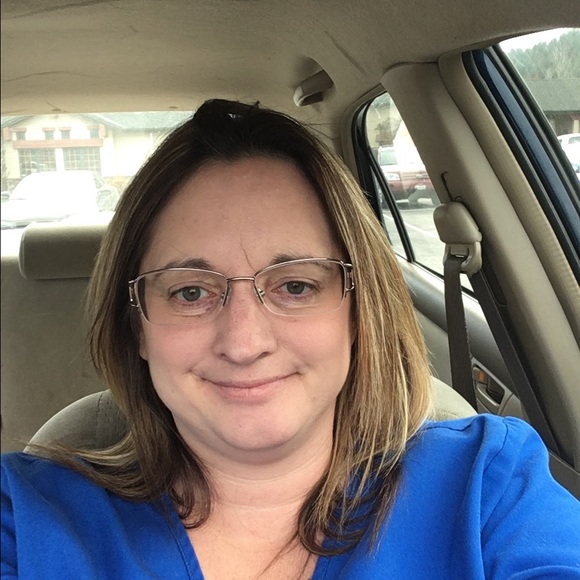 Profile Picture of Stacy Maciosek (@stacsydmac) on Poshmark