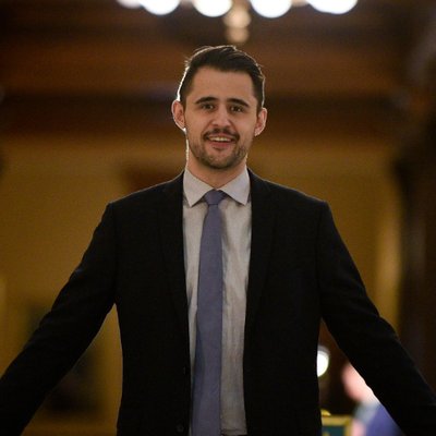 Profile Picture of Michael Hutchison (@starskyand) on Twitter