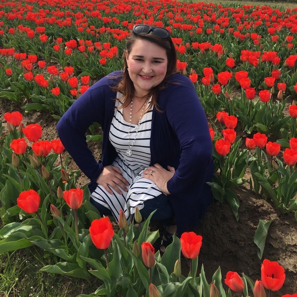 Profile Picture of Amanda Burkholder (@amandaburk10) on Poshmark