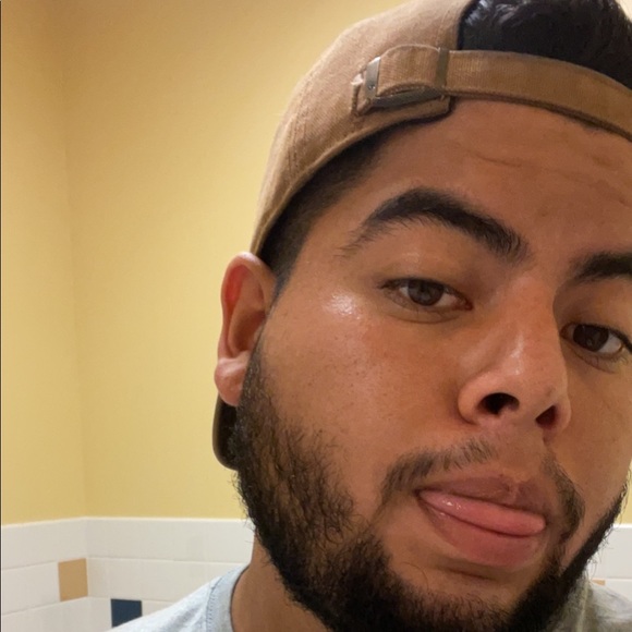 Profile Picture of Joshua Tobar (@joshtobar03) on Poshmark