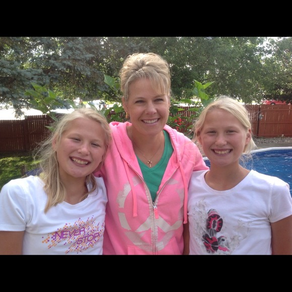 Profile Picture of Stephani Lamancusa (@smlamancusa) on Poshmark