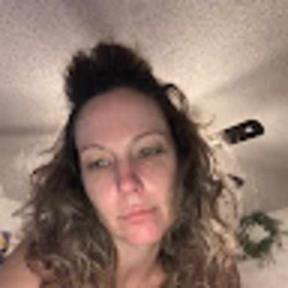 Profile Picture of Meredith Sauerman (@meresauerman) on Poshmark