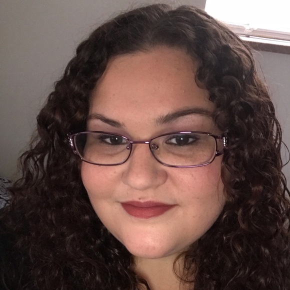 Profile Picture of Valerie Neeld (@vneeld13) on Poshmark