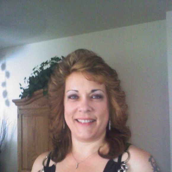 Profile Picture of Kim Sisson (@kimsisson) on Poshmark