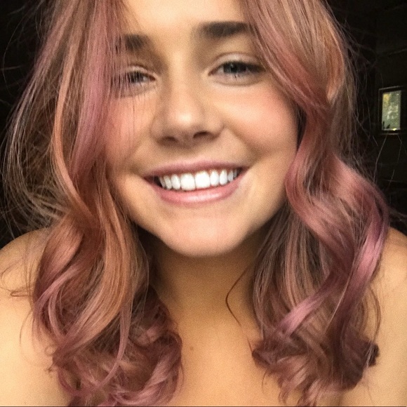 Profile Picture of Hailey Lauda (@haiiilllssss) on Poshmark