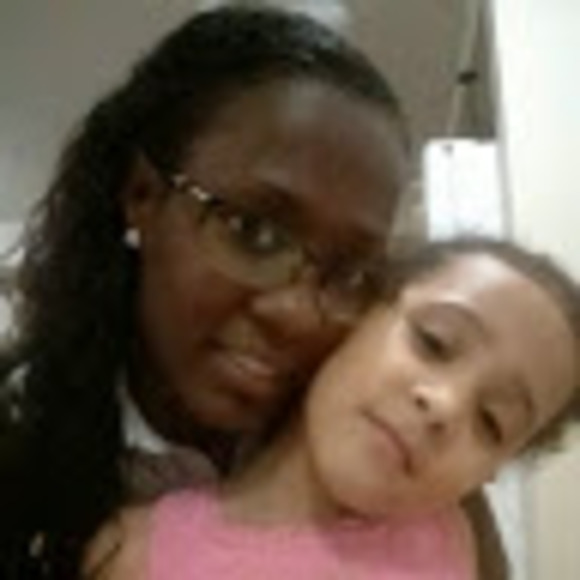 Profile Picture of Samanta Changeux (@samantachangeux) on Poshmark