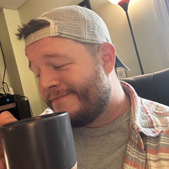 Profile Picture of Matthew Holman (@matthewwholman) on Poshmark