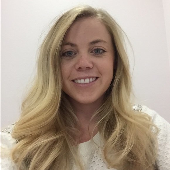 Profile Picture of Crystal Kechter (@gyllingcl002) on Poshmark