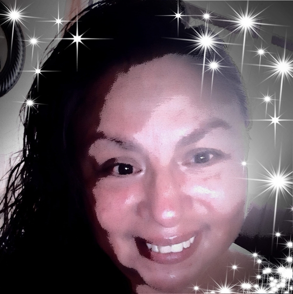 Profile Picture of Bobbie Machado (@bobbiemachado) on Poshmark
