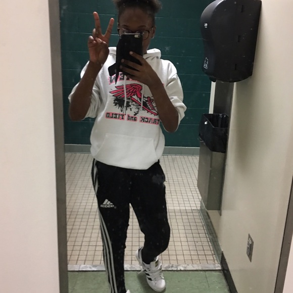 Profile Picture of Thaddea Williams (@adorethaddea) on Poshmark