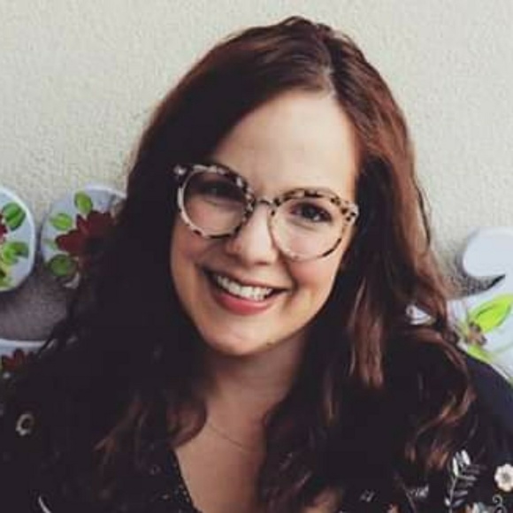 Profile Picture of Lauren Chutz (@lacnola) on Poshmark