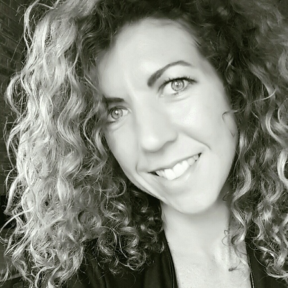 Profile Picture of Tracy Knight (@tracikt77) on Poshmark