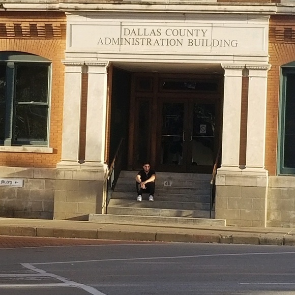 Profile Picture of Alejandro Gaona (@elchiefff) on Poshmark