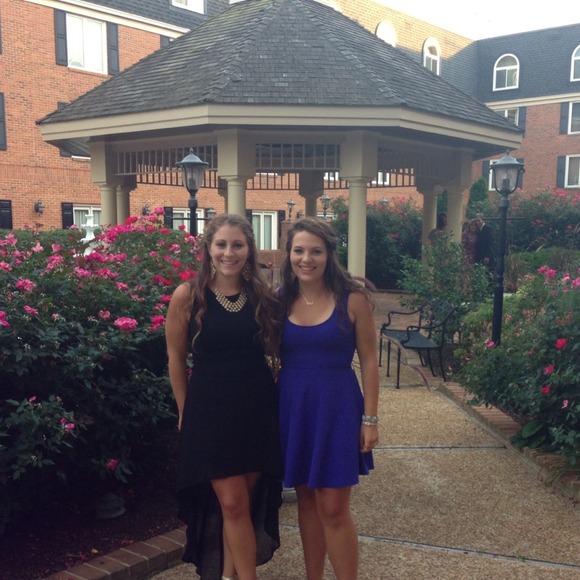 Profile Picture of Amanda Furno (@amandafurno) on Poshmark