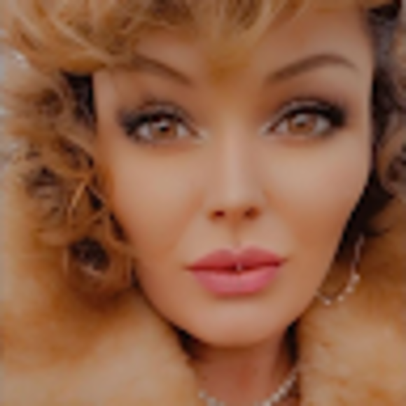 Profile Picture of Keaira Sanftner (@keekzter85) on Poshmark