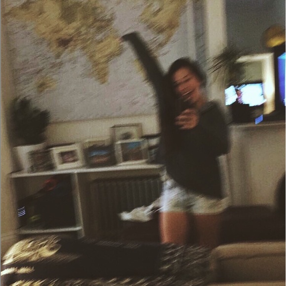 Profile Picture of Brooke Dainis (@brookedainis) on Poshmark