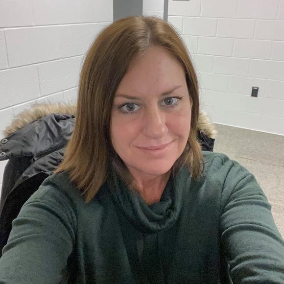 Amber Delligatti - Poshmark Profile Picture of Amber Delligatti (@asdelligatti) on Poshmark