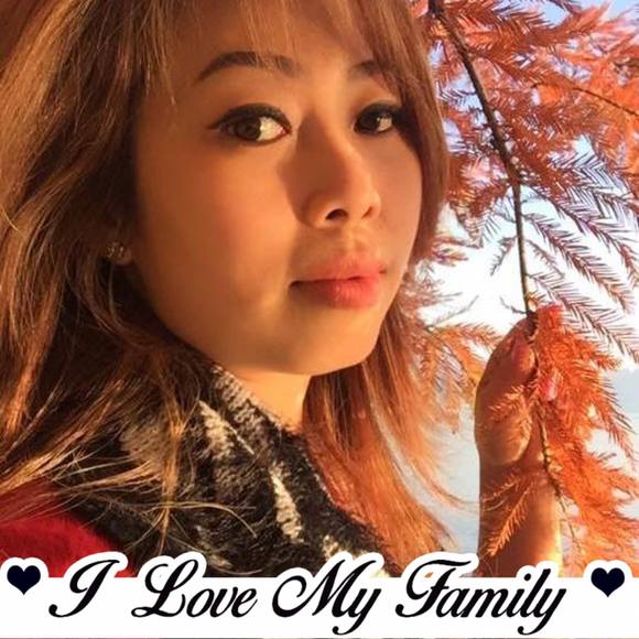 Profile Picture of Eva Ha (@beconsatthu) on Poshmark