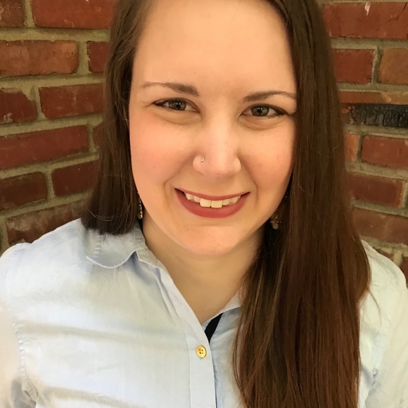 Profile Picture of Cortney Foster (@cortneybfoster) on Poshmark