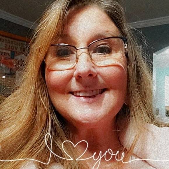 Profile Picture of Lisa Click (@starcraft3) on Poshmark