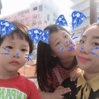 Profile Picture of 刘颖 (Christina) (@&) on Facebook
