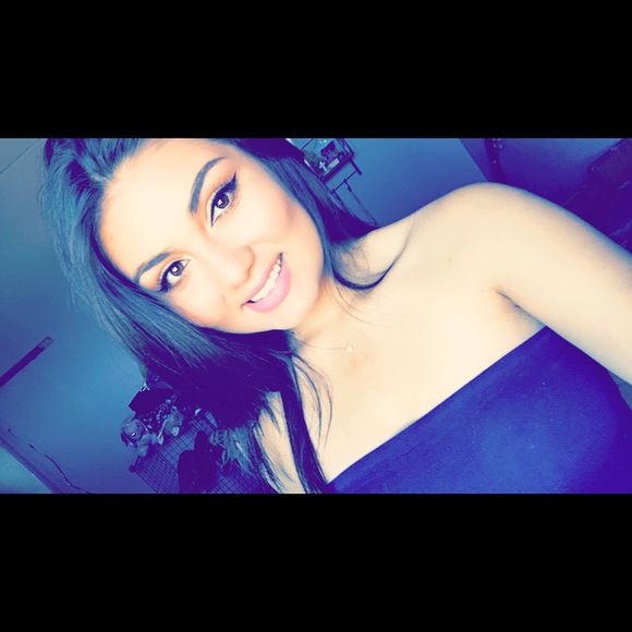 Profile Picture of Adriana Vallejo (@adriana0621) on Poshmark