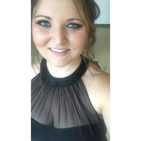 Nikki Zaguroli - Poshmark Profile Picture of Nikki Zaguroli (@nikkirose94) on Poshmark