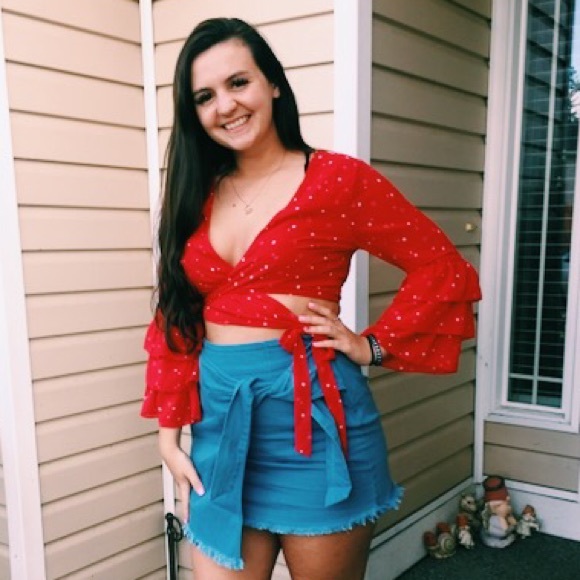 Profile Picture of Samantha Claypool (@s_claypool) on Poshmark