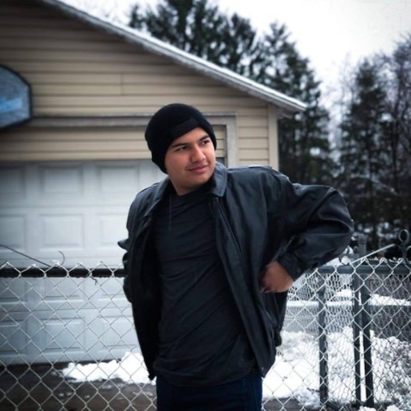 Profile Picture of Jeffry Meza sanchez (@jeffmeza) on Poshmark