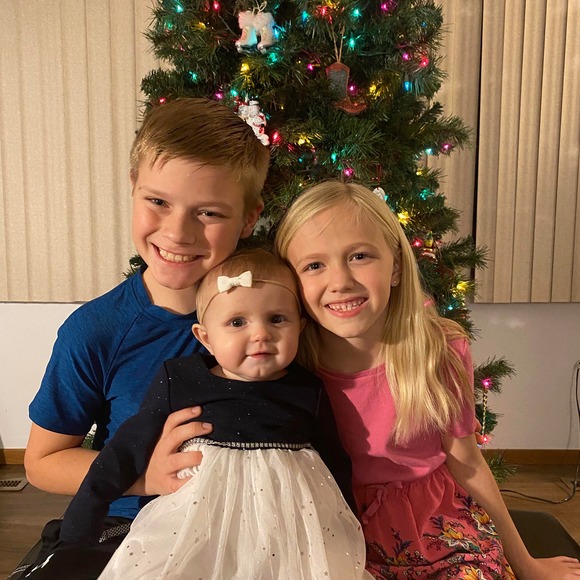 Profile Picture of Kelly Zinter (@zinter) on Poshmark